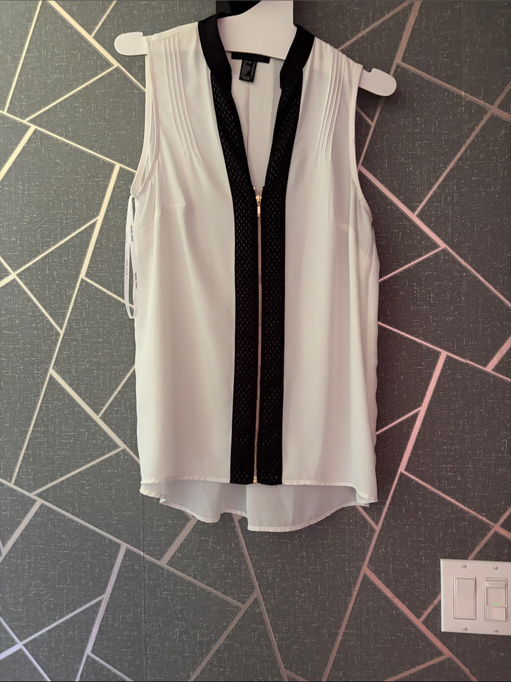 Frank Lyman black a white top Ptp 21 “